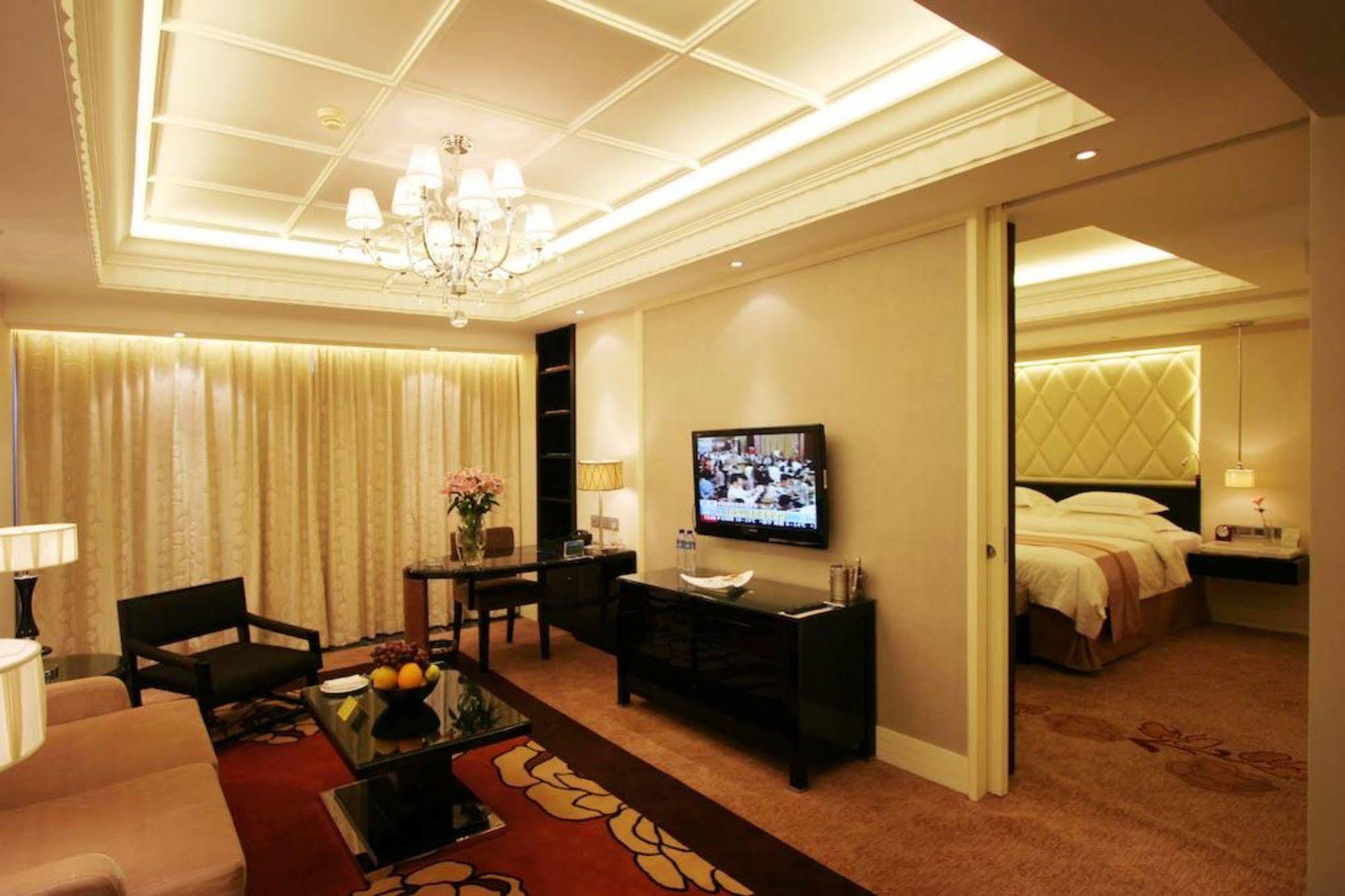 Luxemon Xinjiang Yindu Hotel 우루무치 외부 사진